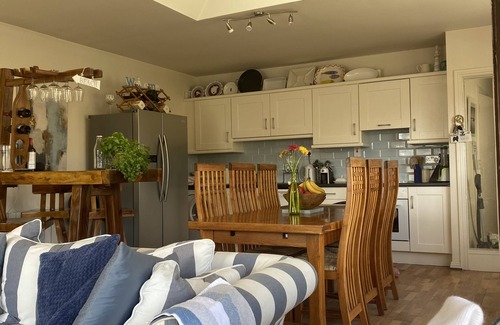 Inniscarra Apartamento | Luxury Apartment Lahinch 2mins from beach restaurants and Golf Club+parking