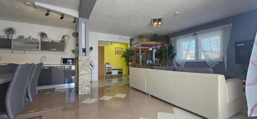 Municipality of Trogir Apartamento | Luxury apartment MaLea with jacuzzi and sauna, by the sea