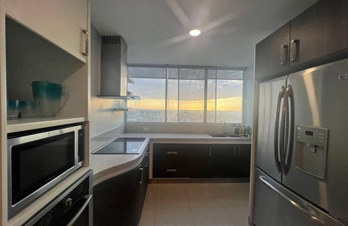 Punta Blanca Apartamento | Lujo frente al mar apartamento wifi seguridad parqueo 3C/3B