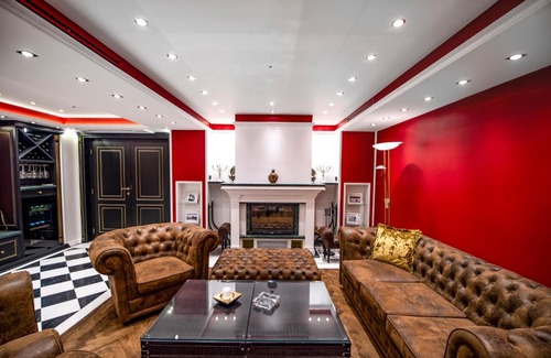 Sofia Apartamento | Luxury Apartment Sofia - The Royal Safari Suite