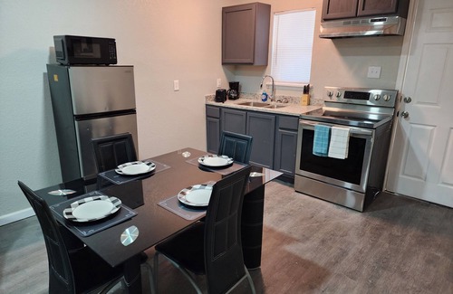 Biggs Field Apartamento | Luxury Apartment Unit 8
