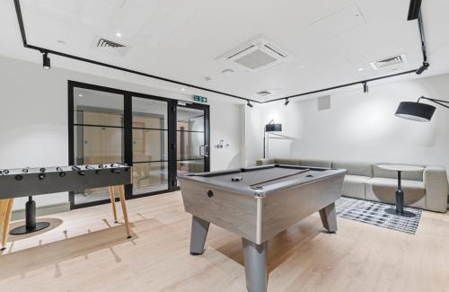 Coombe Hill Apartamento | Luxury Apartment - West Wimbledon with Cinema & Game Room, Gym, Parking