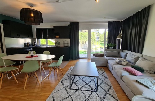 Reichenau Apartamento | Luxury Apartment With Stunning Mountain View