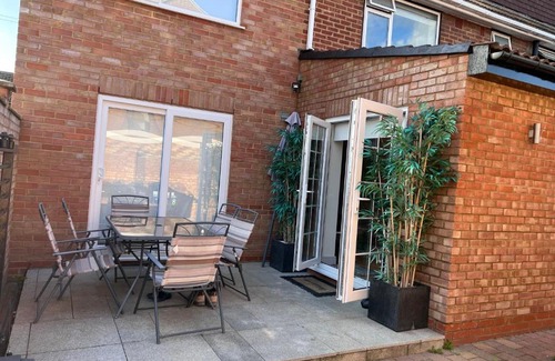 Northolt Mandeville Apartamento | Luxury apartment with garden!