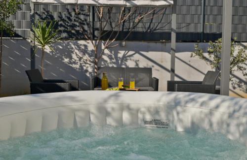 Trogir Apartamento | luxury apartment with garden jacuzzi and wellness