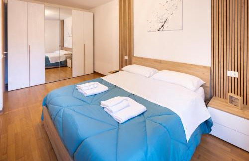 Monfalcone Apartamento | - Luxury Apartment With Garden -