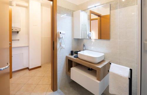 Monfalcone Apartamento | - Luxury Apartment With Garden -