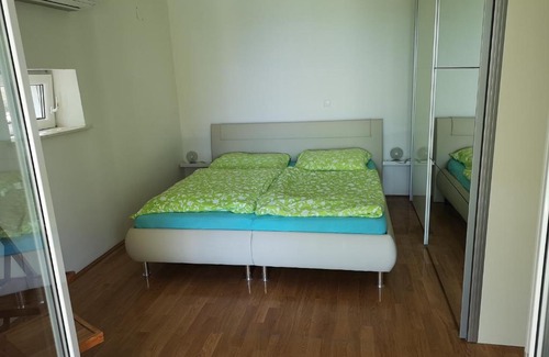 Okrug Donji Apartamento | Luxury apartment with own terrace and sea view
