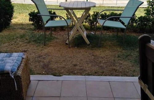 Kato Diminio Apartamento | Luxury Apartment with Pool View