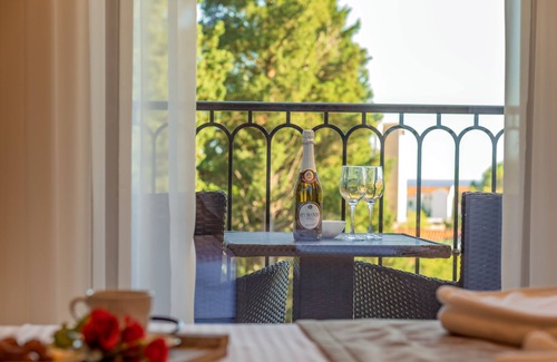 Kaluđerac Apartamento | Luxury Apartments Queen - Triple Studio with Pool