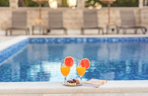 Kaluđerac Apartamento | Luxury Apartments Queen - Triple Studio with Pool