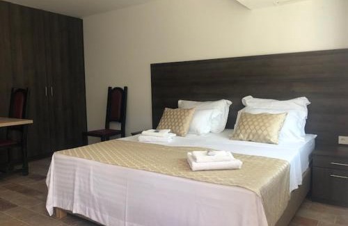 Mandre Apartamento | Luxury Apartments White Villa Violeta