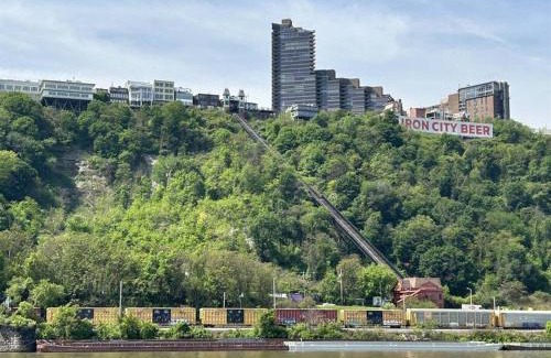 Downtown Pittsburgh Apartamento | Luxury Apt at the Point Easy Access To and From Downtown 24-7 Parking