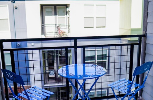 Highland Apartamento | Luxury Apt in Denver w/ King Bed + Private Garage