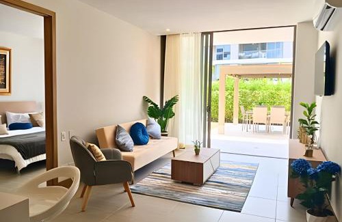 Zona Norte Apartamento | “Lujoso Apto con Piscina, Terraza Privada y Salida a la Playa”