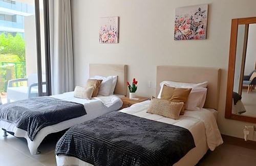 Zona Norte Apartamento | “Lujoso Apto con Piscina, Terraza Privada y Salida a la Playa”