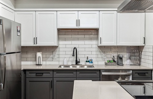 Frisco Apartamento | Luxury Apt with Eco-Friendly Touches & Private Garage