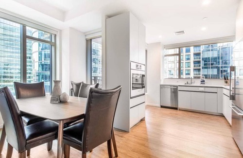 Seaport District Apartamento | Luxury Apt with Gym in Seaport