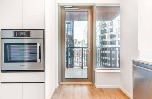 Seaport District Apartamento | Luxury Apt with Gym in Seaport