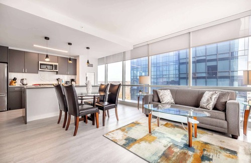New Rochelle Apartamento | Luxury Apt with Infrared Sauna-333-1206