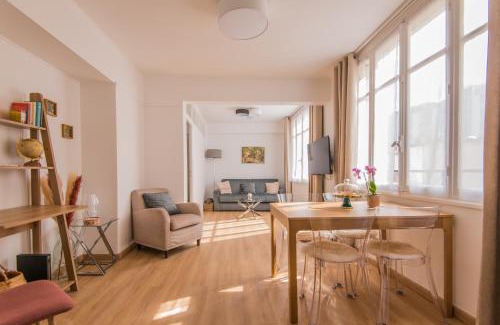 Grenelle Apartamento | Luxury Art Deco Elegant Escape by Eiffel Tower