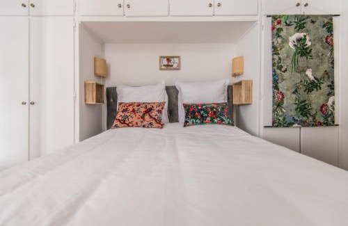 Grenelle Apartamento | Luxury Art Deco Elegant Escape by Eiffel Tower