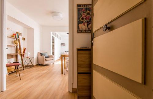 Grenelle Apartamento | Luxury Art Deco Elegant Escape by Eiffel Tower