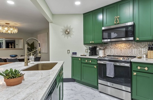 Greenway Plaza-Upper Kirby Casa | Luxury Art Deco Inspired Home in Upper Kirby