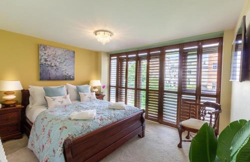Hove Casa | Luxury at The Brunswick - Free Parking-4 bedrooms