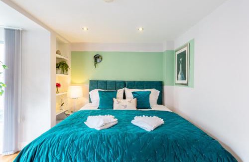 Hove Casa | Luxury at The Brunswick - Free Parking-4 bedrooms