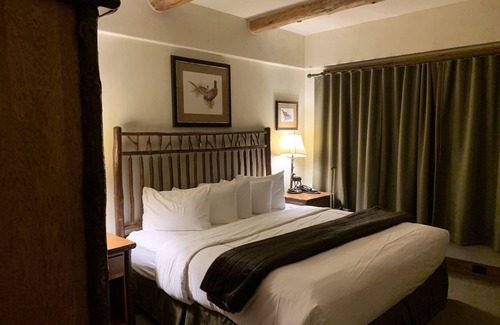 Lake Placid Complejo | Luxury at Whiteface Lodge and Spa. Pool, Hot tubs, theatre, bowling, etc.