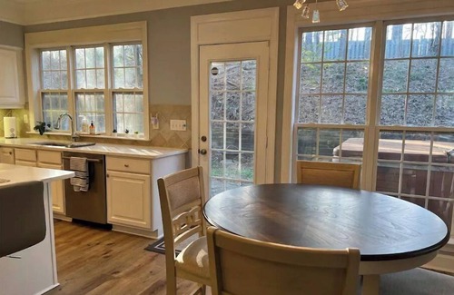 Smyrna Casa | Luxury Atlanta Home walk to Battery Braves Stadium