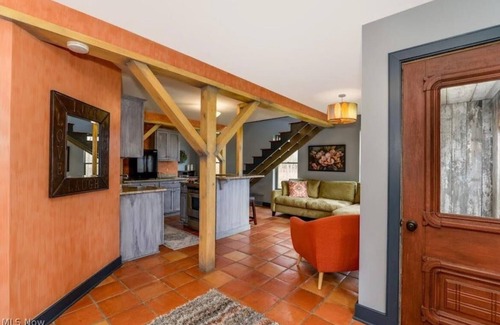 Peninsula Casa | Luxury Barn with Best View in the Cuyahoga National Park.