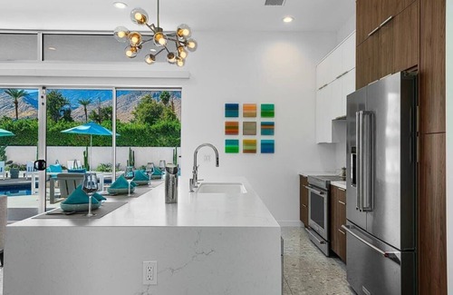 Indian Canyon Villa | Bauhaus Escape Summar