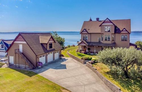 Tulalip Casa | Luxury Bayfront Oasis with Private Beach Access, Near Tulalip Casino and Outlets!