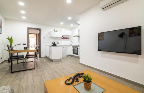 Premià de Mar Apartamento | Luxury Beach Apartment, next to the sea