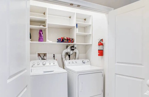 Rehoboth Beach Condominio | LUXURY BEACH CONDO - 3 BR/BA- CLEAN LINENS INCLUDED!