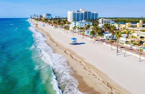 Hollywood Apartamento | Luxury Beach Front Suite with Rooftop Pool