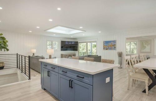 Hilton Head Island Casa | Luxury Beach House - 2min Walk to Beach - Private Pool - Group & Dog Friendly