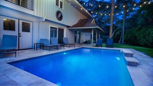 Hilton Head Island Casa | Luxury Beach House - 2min Walk to Beach - Private Pool - Group & Dog Friendly