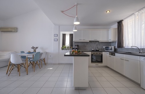 Kiveri Apartamento | Loft de lujo en la playa, vistas únicas al mar, cerca de Nafplio, Micenas, Epidauro