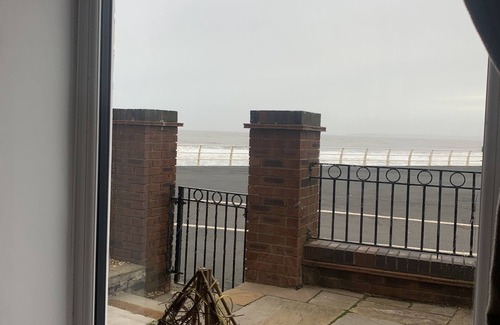 Port Talbot Casa | Luxury beachfront pet friendly 3 bed townhouse