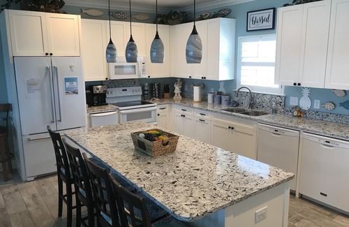 Morgantown Casa | Fechas disponibles en noviembre y diciembre; Casa de lujo frente al mar con ascensor