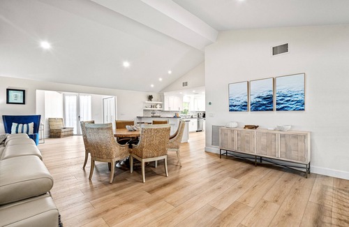 North Captiva Casa | Luxury Beachfront Home-Lit Fishing Dock, Shelling, Stunning Sunrises- Golf Cart
