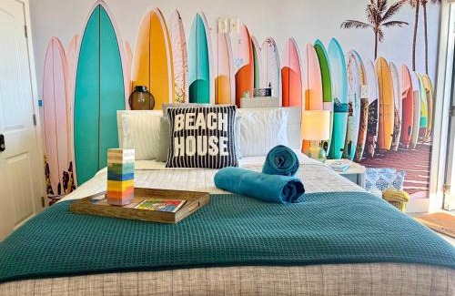 Daytona Beach Apartamento | Luxury Beachfront Studio - Private Balcony with Ocean View - Heated Pool - Hot Tub - Tiki Bar - Sauna
