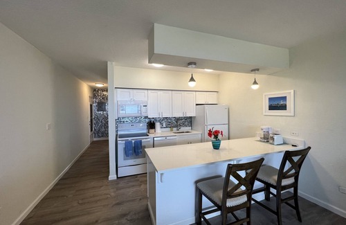 Orange Grove Condominio | Luxury Beachfront Condo with Pool and Hot Tub