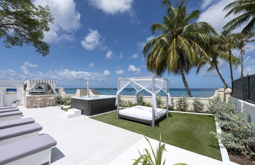 Reeds Bay Villa | Villa frente a la playa (Costa del Platino) con bañera de hidromasaje