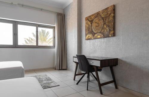 Palm Jumeirah Villa | Luxury Beachfront Villa with Private Pool on Palm Jumeirah near Atlantis