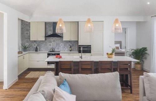 Bale Casa | Luxury Beachside Villa Porto Bus by Interhome