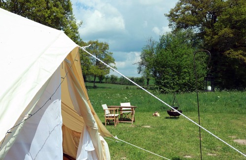 Auzances Cabina | Luxury Bell Tent Glamping en el corazón de la Francia rural